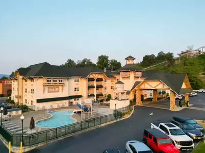 the lodge at five oaks in sevierville TN