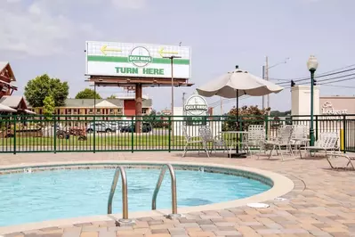 outdoor pool at lodge at five oaks