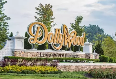 Dollywood sign in Pigeon Forge