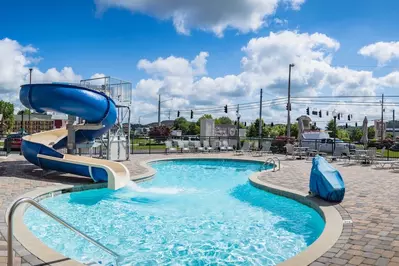 The Lodge at Five Oaks pool